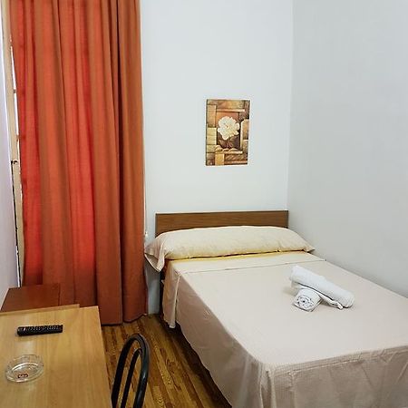 Pension Berti Madrid Exteriör bild