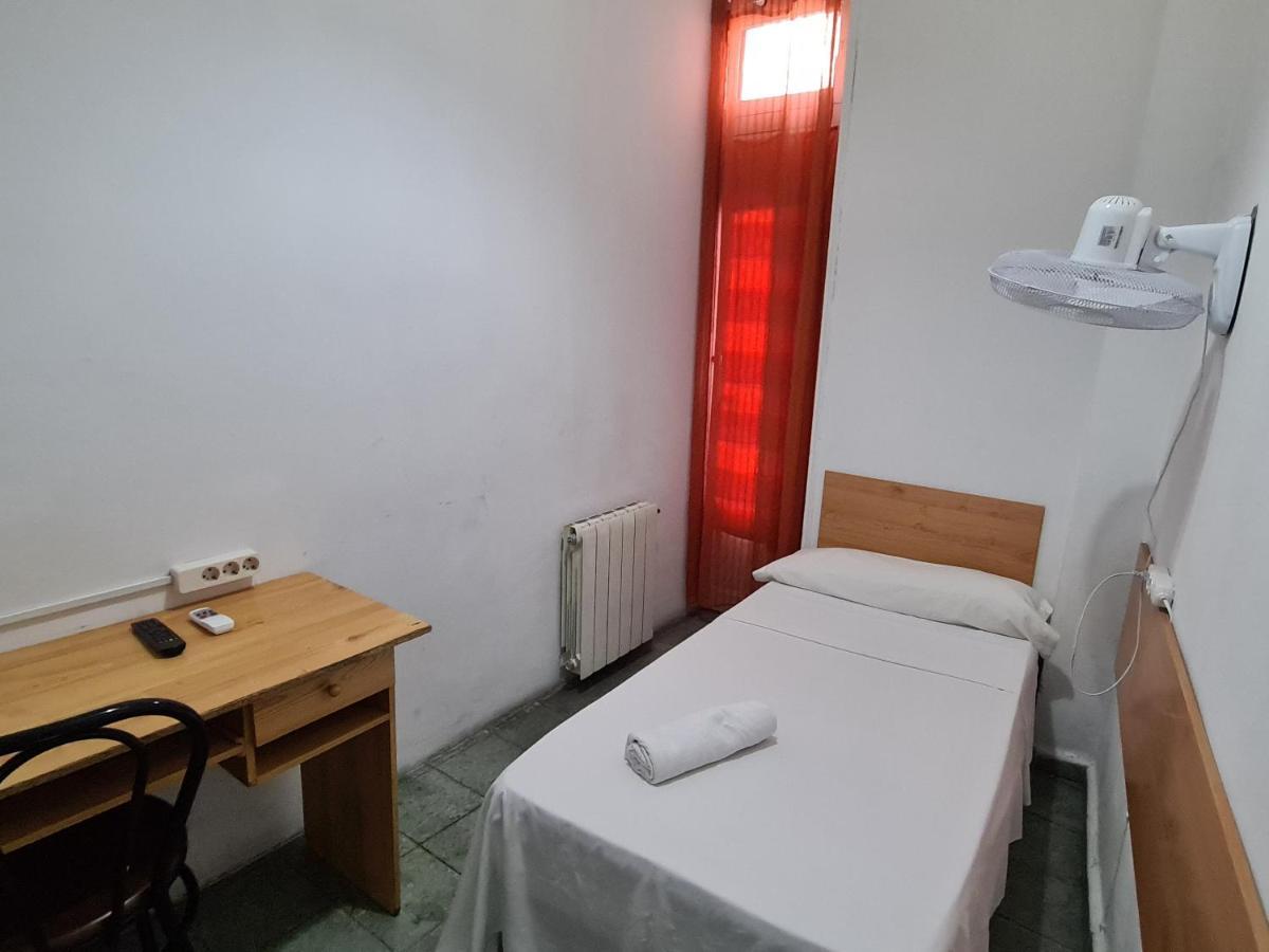 Pension Berti Madrid Exteriör bild