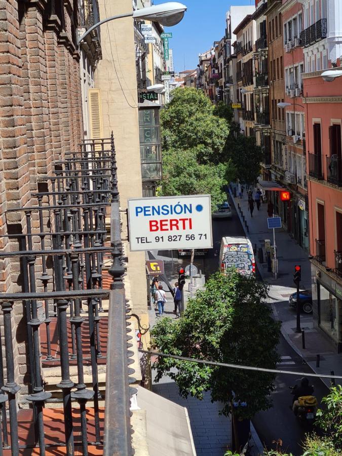 Pension Berti Madrid Exteriör bild